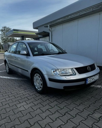 Volkswagen Passat cena 5500 przebieg: 182000, rok produkcji 1998 z Chojnice małe 137